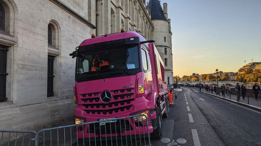 Location camion aspirateur – Intervention à La Conciergerie – Île de la Cité Paris 75001